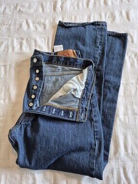 Levi's men's size 40 x 32 button fly dark wash blue jeans 2014 VGUC